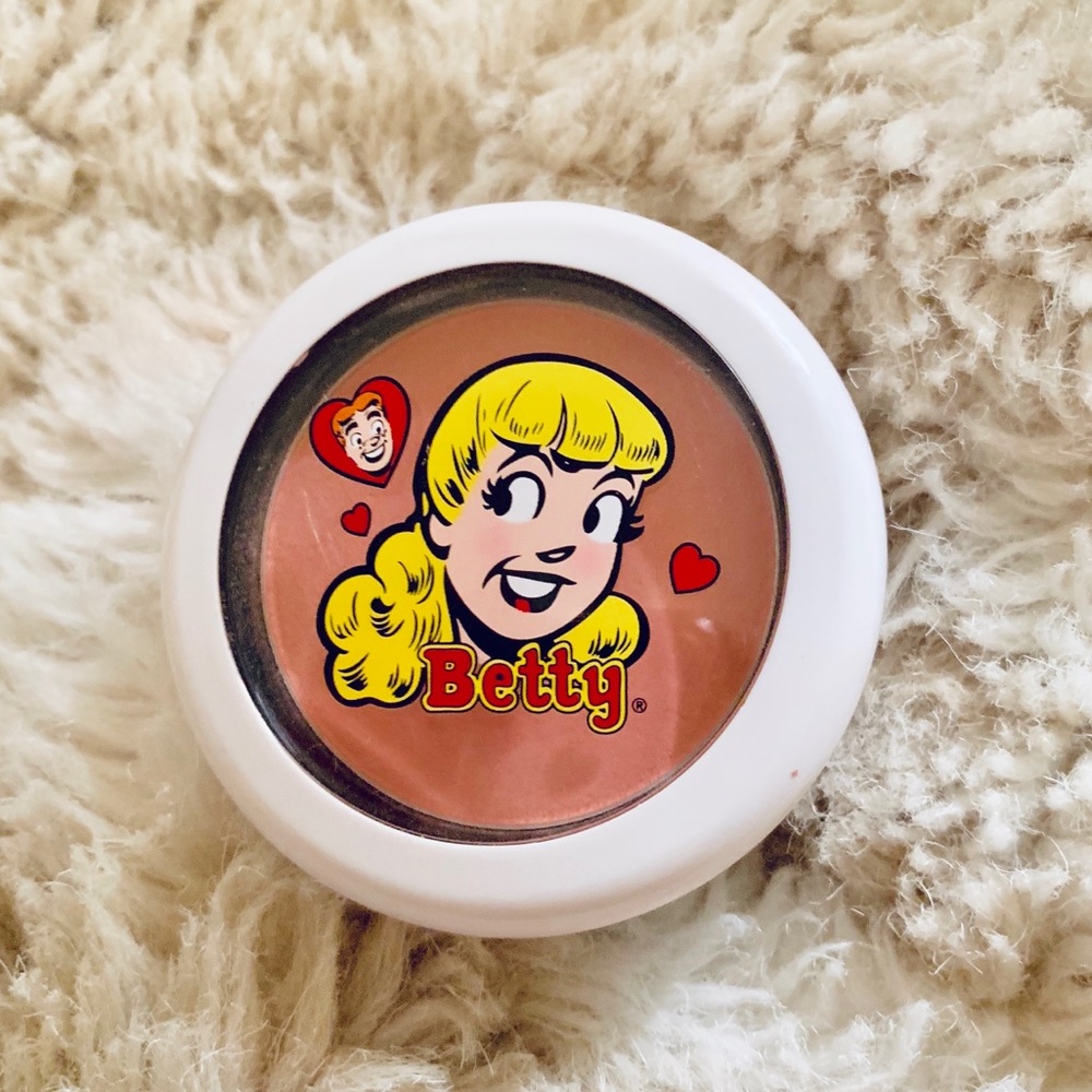 MAC Cream Soda Blush from Archie’s Girl collection
